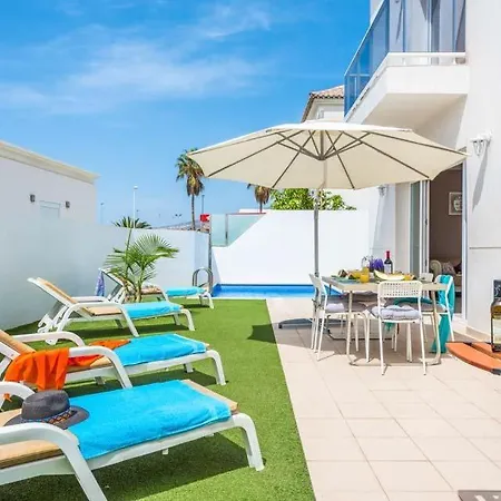 Villa Playa De Fanabe Sleeps 8 With Pool Air Con And Wifi