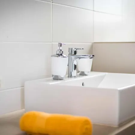 Villa Playa De Fanabe Sleeps 8 With Pool Air Con And Wifi Costa Adeje (Tenerife)