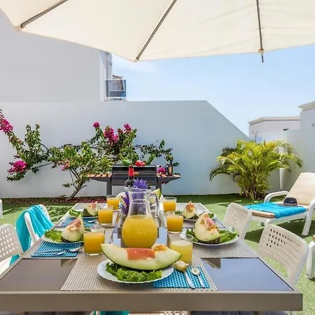 Villa Playa De Fanabe Sleeps 8 With Pool Air Con And Wifi