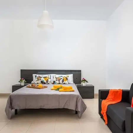 Playa De Fanabe Sleeps 8 With Pool Air Con And Wifi Villa
