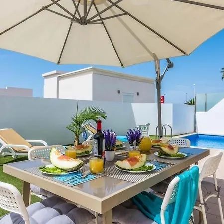 Playa De Fanabe Sleeps 8 With Pool Air Con And Wifi * Costa Adeje (Tenerife)