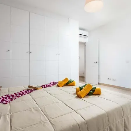 Vila Playa De Fanabe Sleeps 8 With Pool Air Con And Wifi *