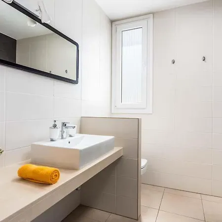 Playa De Fanabe Sleeps 8 With Pool Air Con And Wifi Vila Costa Adeje (Tenerife)